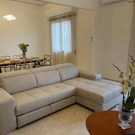 Angelica Holiday Guest house *